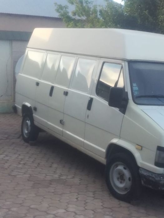 Продается грузовая Peugeot термобудка
