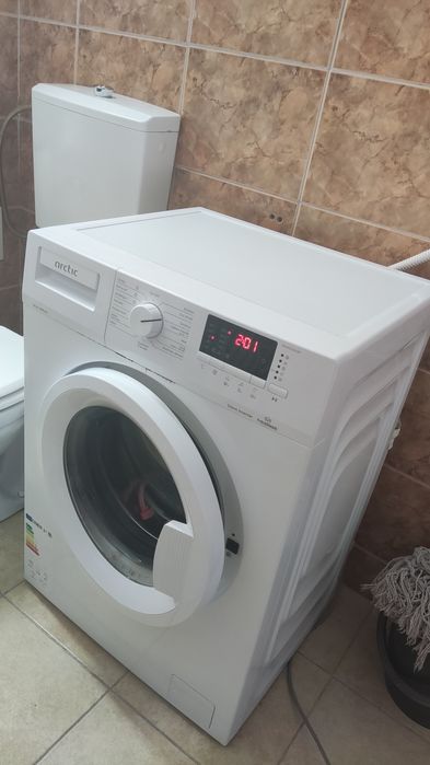 Mașină de spălat rufe Arctic APL81023XLW0 8kg, 1000 RPM, Motor Inverter, ExtraSteam.