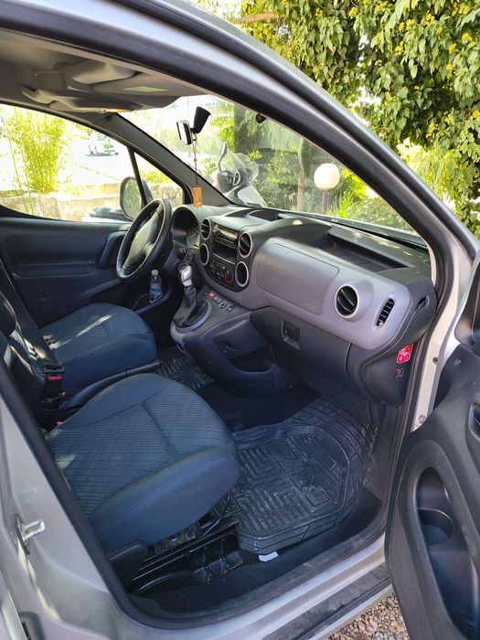 Пежо партнер 2010 г.