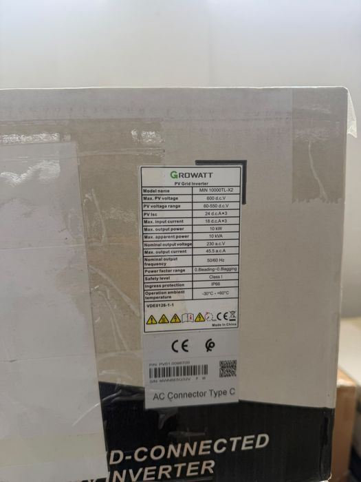 Panouri fotovoltaice  de 580 W  si invertoare Growat