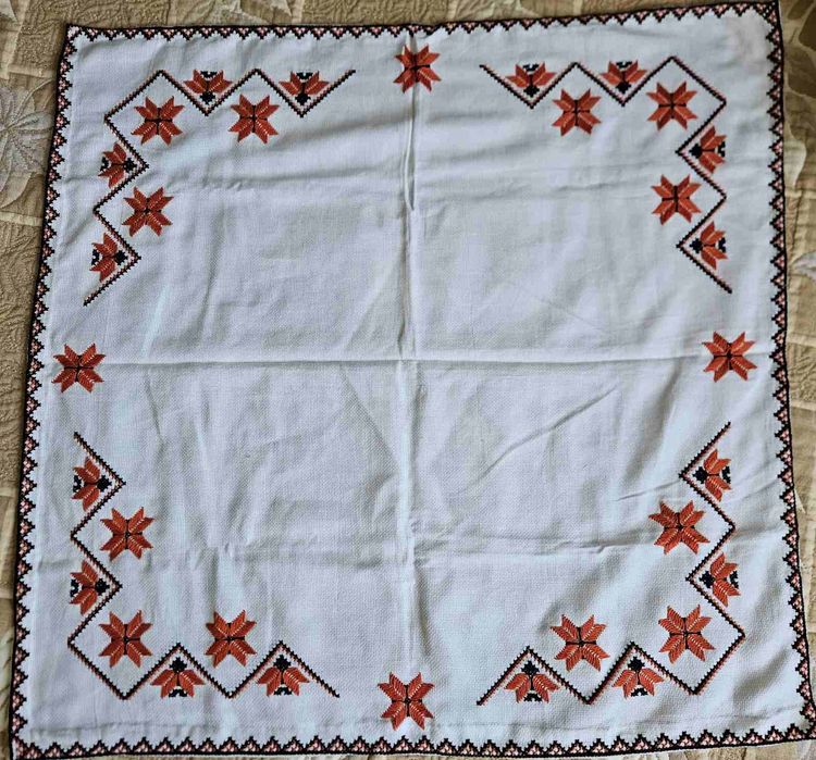 Карета с българска шевица