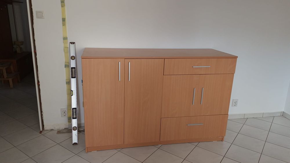 Vând comodă utilizată, în stare foarte bună