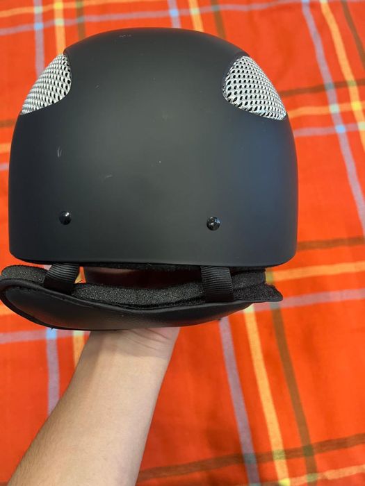 шлем для конного спорта