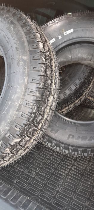 Шины с камерами новые для УАЗ
