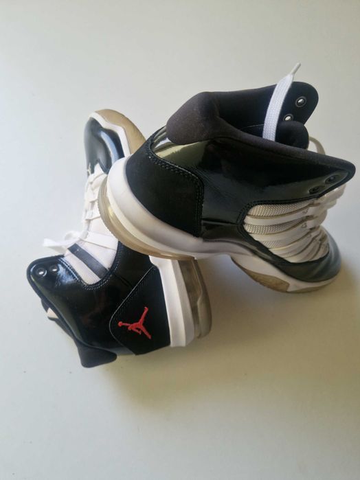 Jordan Max Aura оригинални маратонки