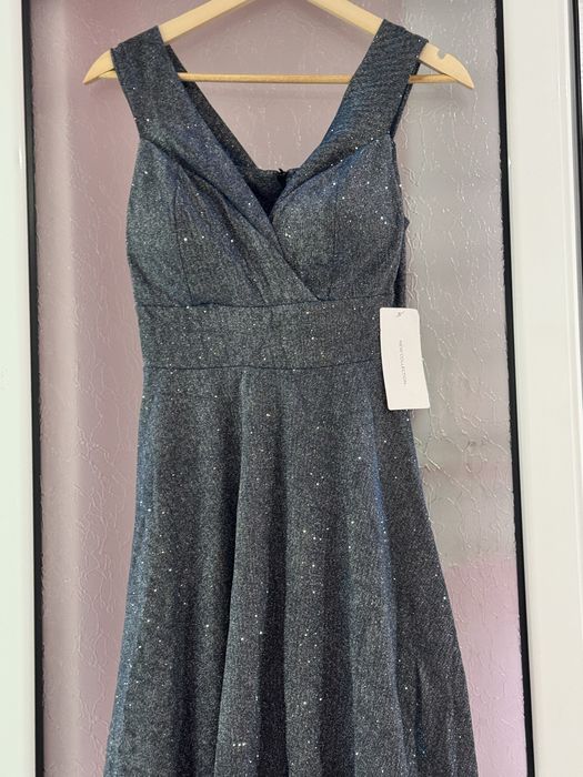 Къса официална рокля