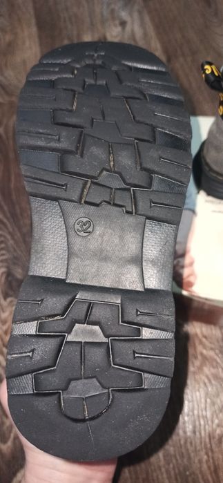 Продам ботинки детские