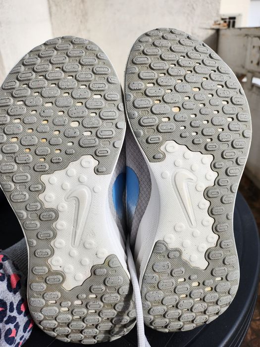 Оригинални маратонки Найк 25 ЕВРО. Без скъсано и лекета без забележки