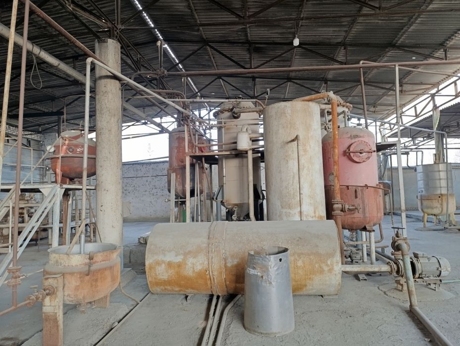 Консерва завод ва унинг жихозлари ишчи холатида