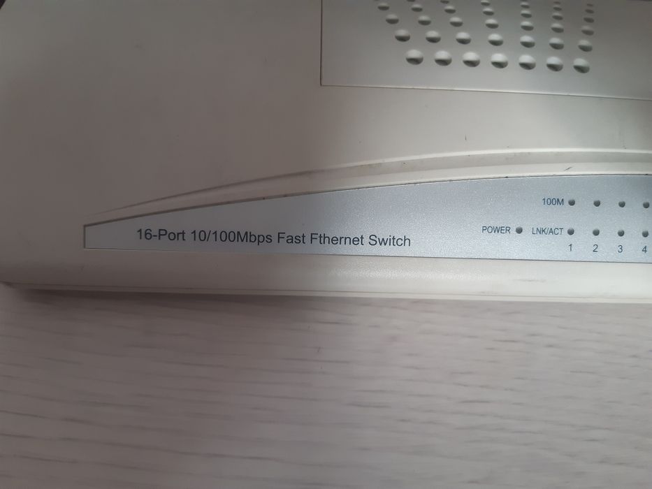 Модемы и свитчи.