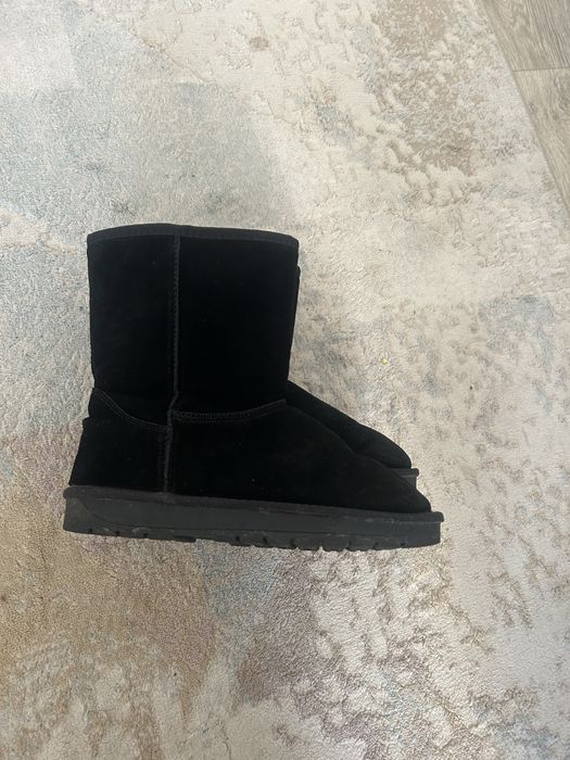 Угги 38 размер, 3000 тг.