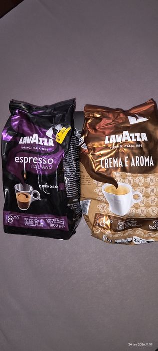 2 pungi cafea Lavazza
