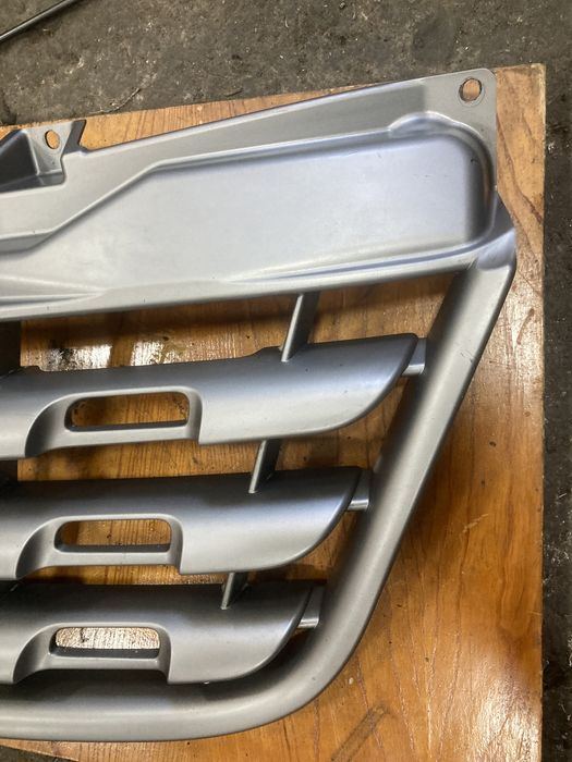 Master 2012 година Предна решетка