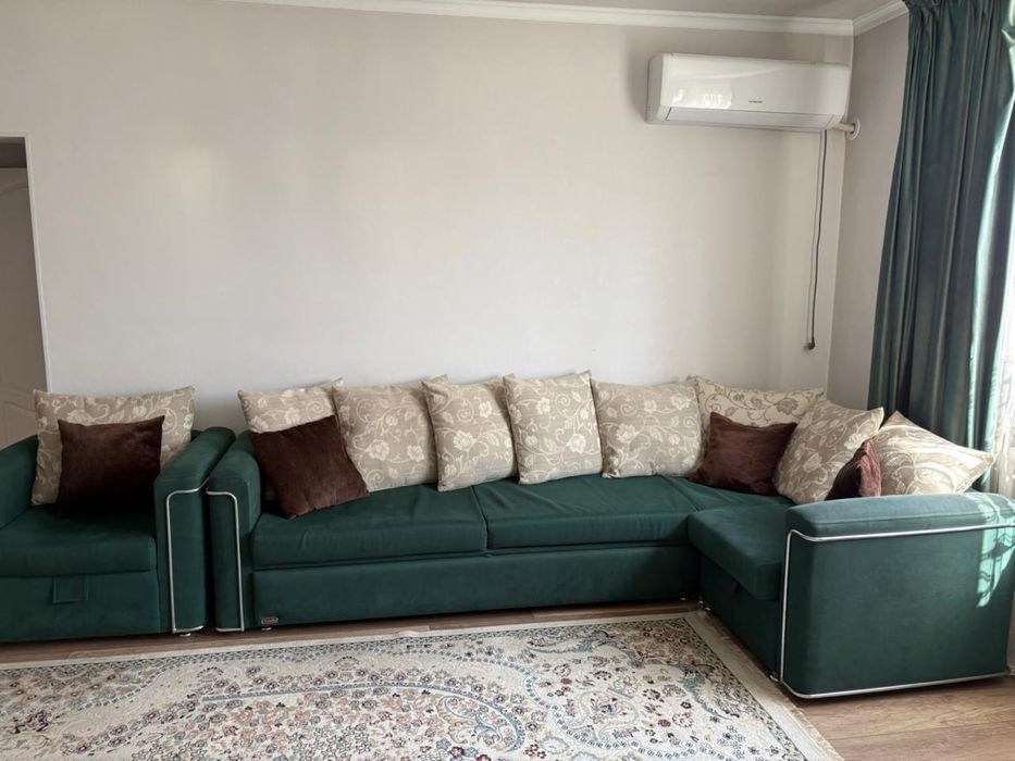 Продаю большой диван