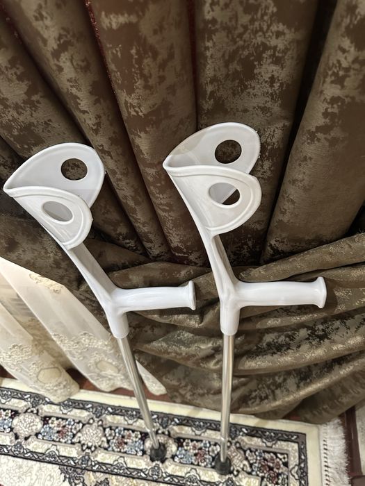 Продаю трость для тех кому трудно ходить