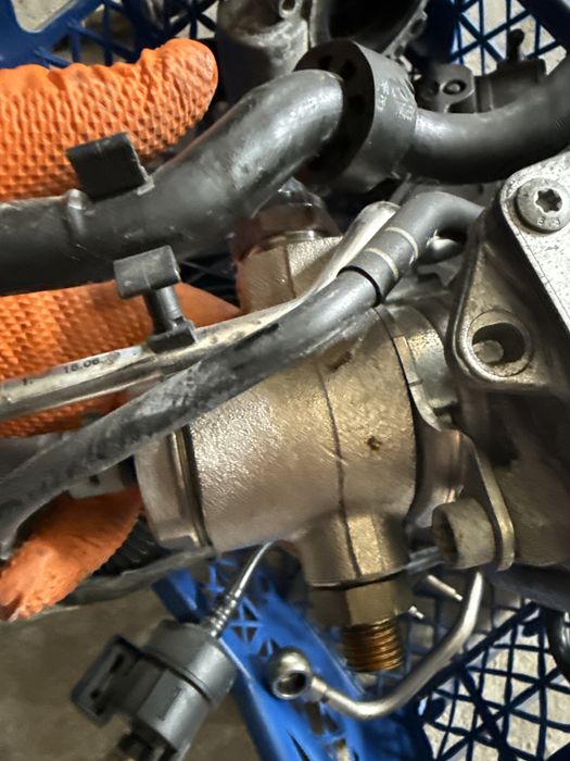 Pompa inalta 2.0 tfi ccz 06j127025e audi a4 b8