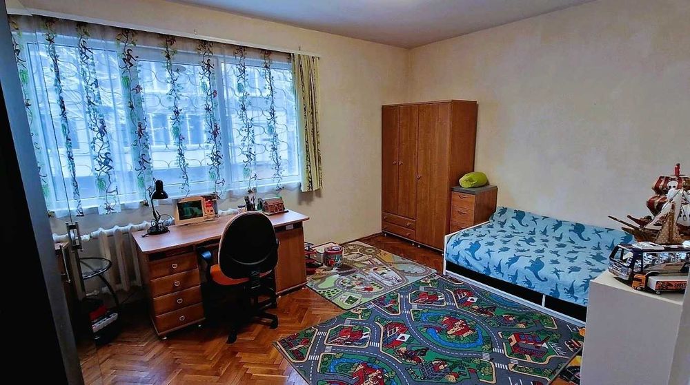 Тристаен апартамент в Лозенец