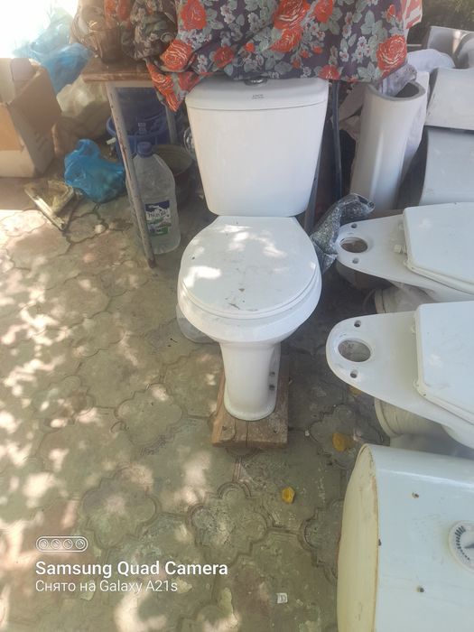 Продаётся  унитаз и раковина