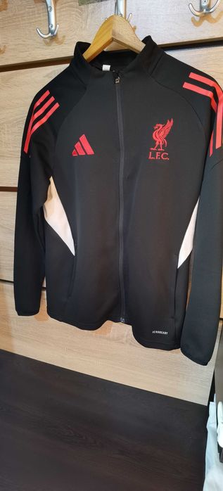 Спортен екип Ливърпул