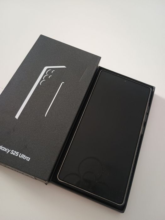 Vând SAMSUNG S25 ULTRA, full box, impecabil + husa + folie!!!