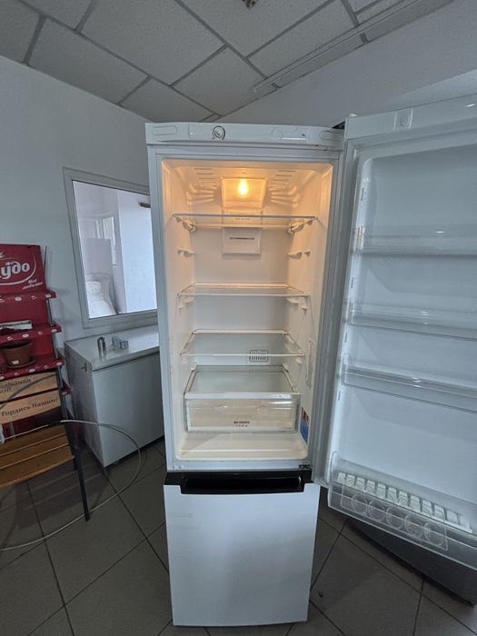Продам холодильник индезит в отличном состоянии