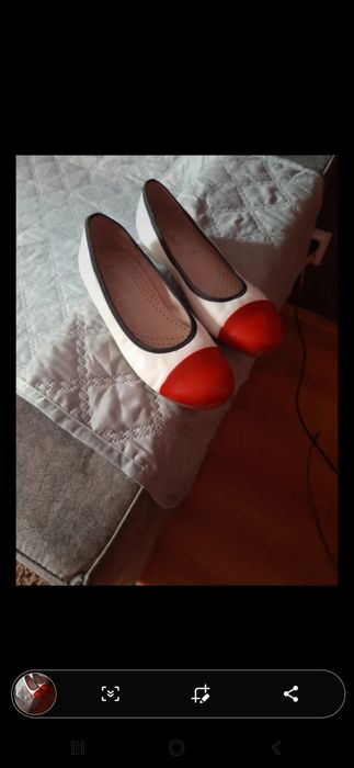 Vind balerini marimea 41 detalii  prin sms.