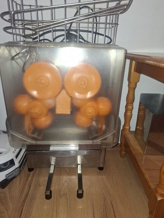 Цялостно оборудване за фреш бар.