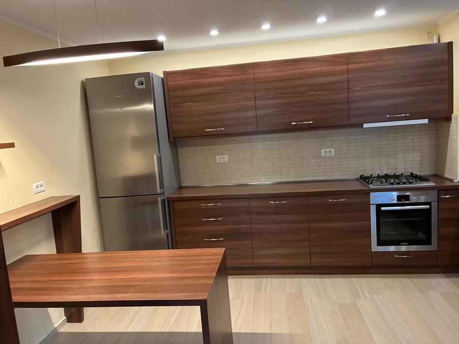 Vand mobila de bucatarie si electrocasnice