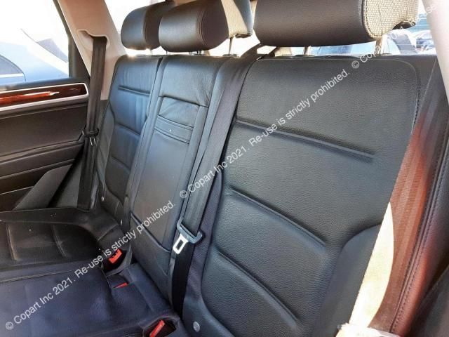 Dezmembrez Volkswagen VW Touareg generatia 2 7P [2010 - 2014] Crossover 3.0 TDI Tiptronic 4Motion (