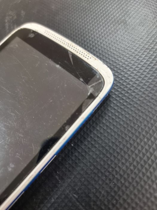 Htc desire 526 с пукнато стъкло