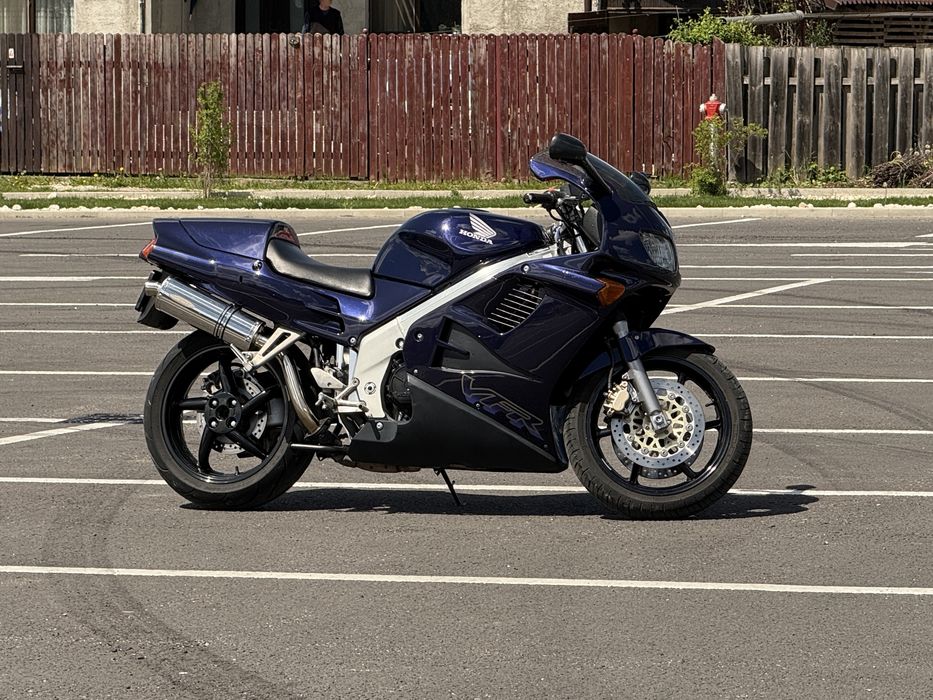 Honda vfr 750 F RC36