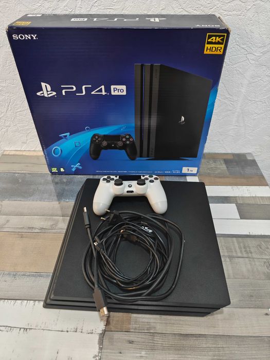 PlayStation 4 Pro 1Tb (PS4 Pro) (CUH-7218B) с играми