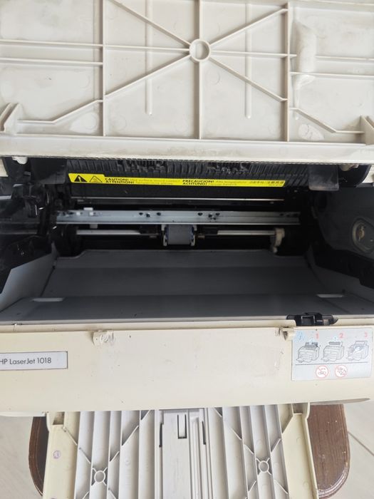 Продам принтер HP laserjet 1018