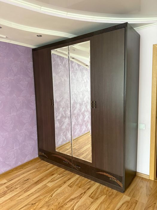 Шкаф для одежды.