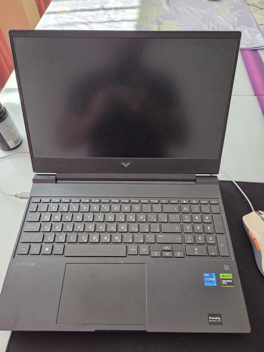 Ноутбук HP victua 15