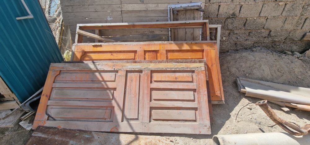 Двери деревянные