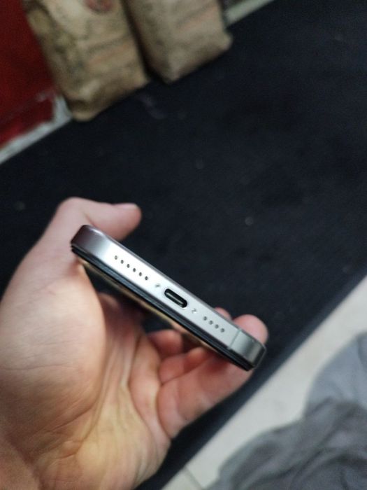 Iphone 15 pro max на 256 обмен есть