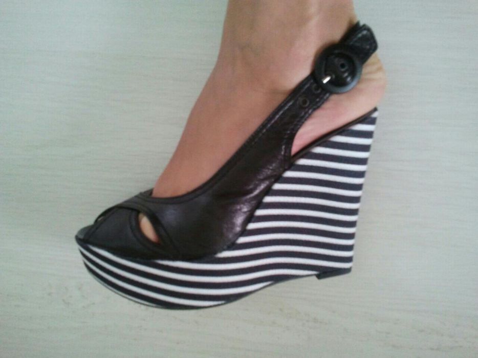 Нови ест.кожа сандали на платформа