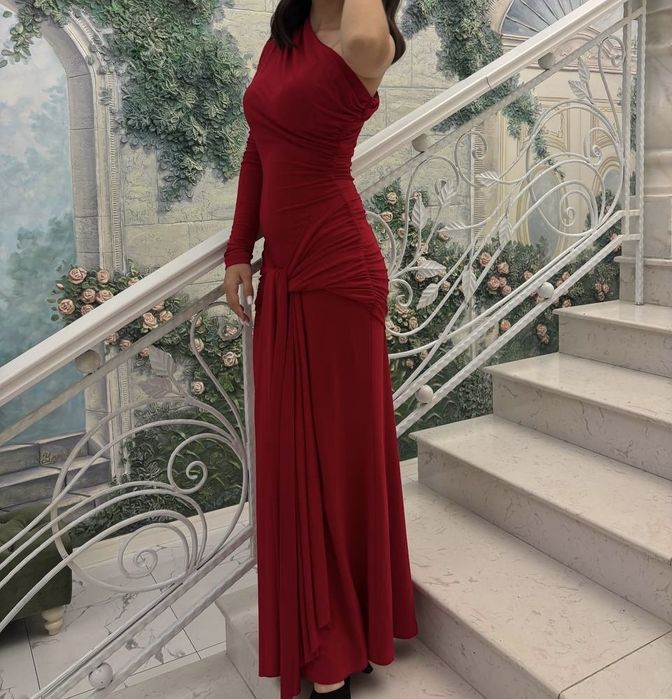 Красное платье Lichi, надето один раз, идеальное состояние