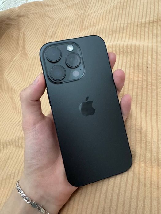 Продам Iphone 16 pro