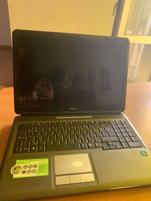 Лаптоп AsRock M15 (multi book series)