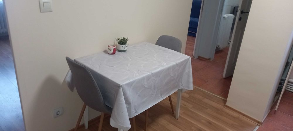 Inchiriez apartament decomandat 2 camere Deva