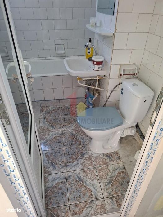 3 camere DECOMANDAT, 67 mp, 2 bai, Viziru 1 - Pistruiatu