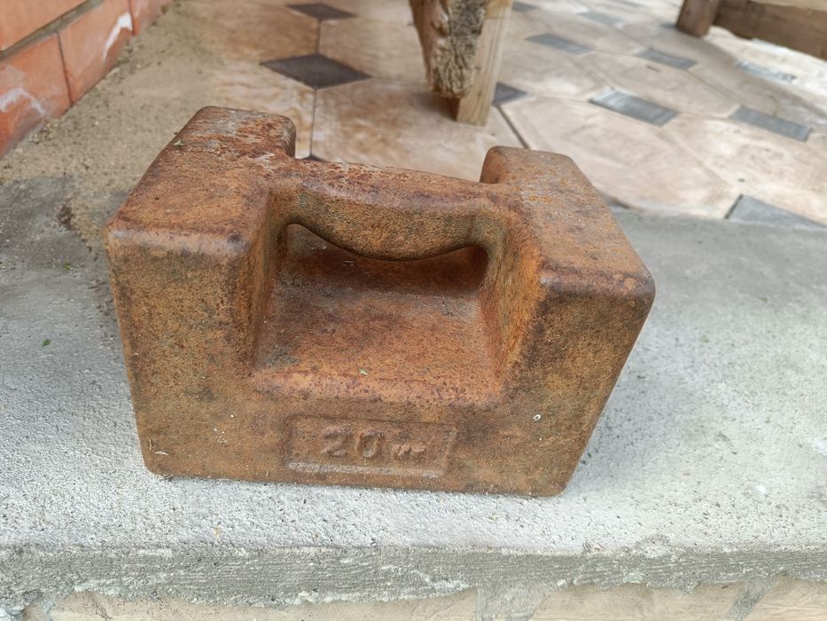 Продам гирю 20кг