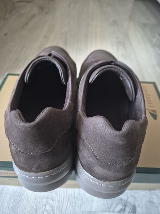 Дамски спортни обувки