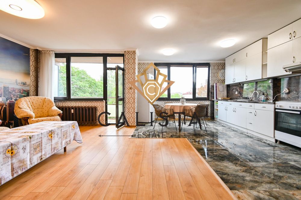 Дава се под наем Тристаен апартамент в София, Център - 104 кв.м за 796.62 € - Снимка #2