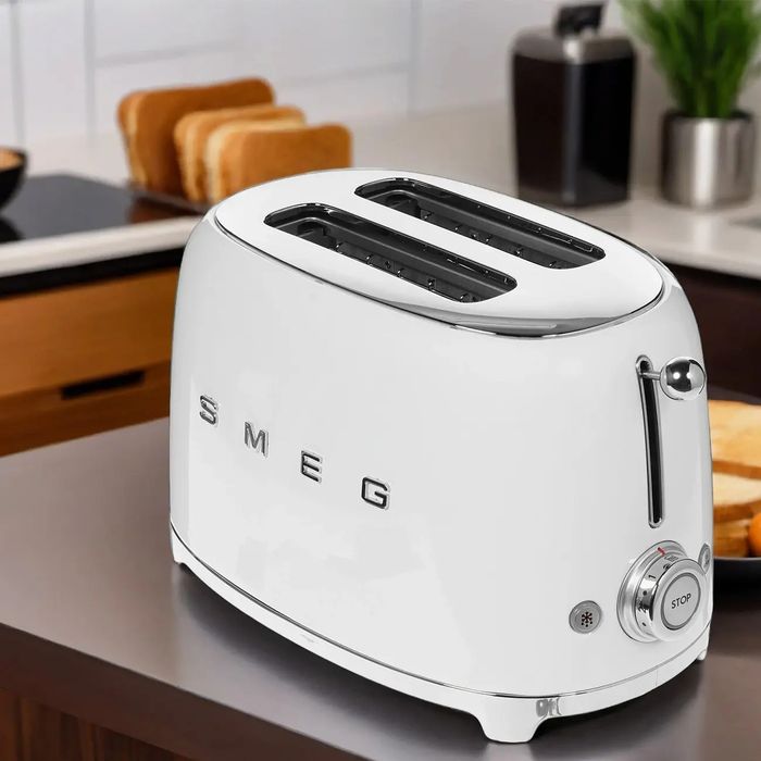 Тостер Smeg TSF01WHEU