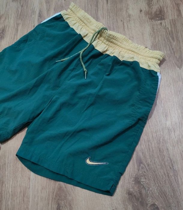 Pantaloni scurți Nike vintage mărimea M