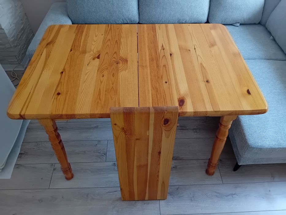 Дървена разтегателна трапезна маса