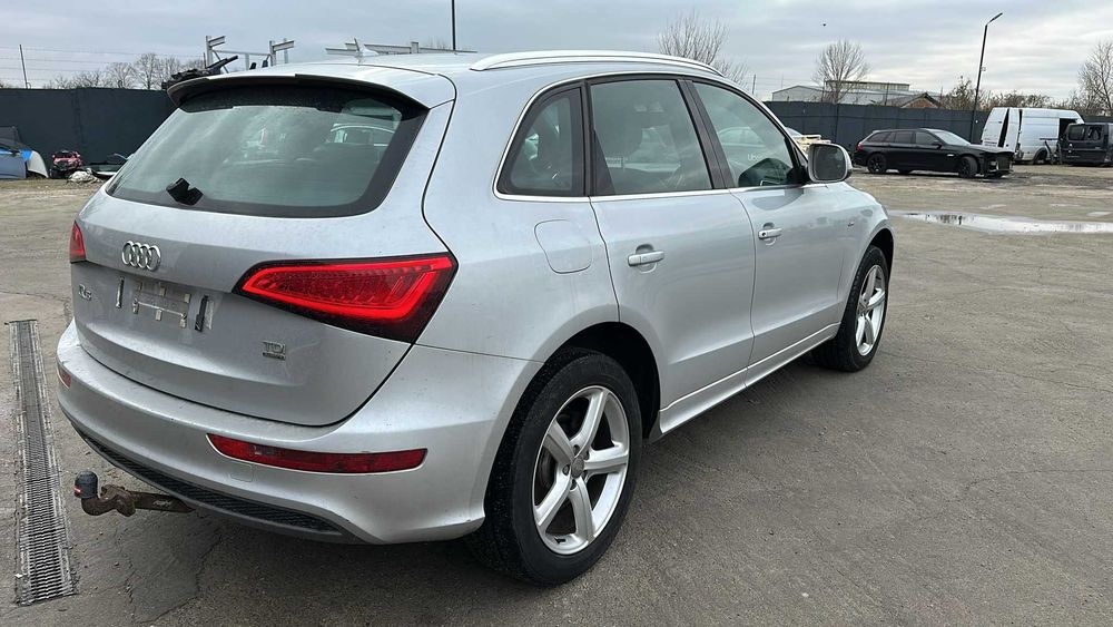 Dezmembram Audi Q5 QUATTRO 4X4  , an 2012 , 2.0 TDI Motor CGLC, Manual